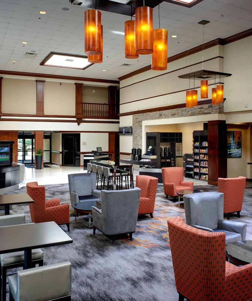 DoubleTree by Hilton Detroit - Dearborn