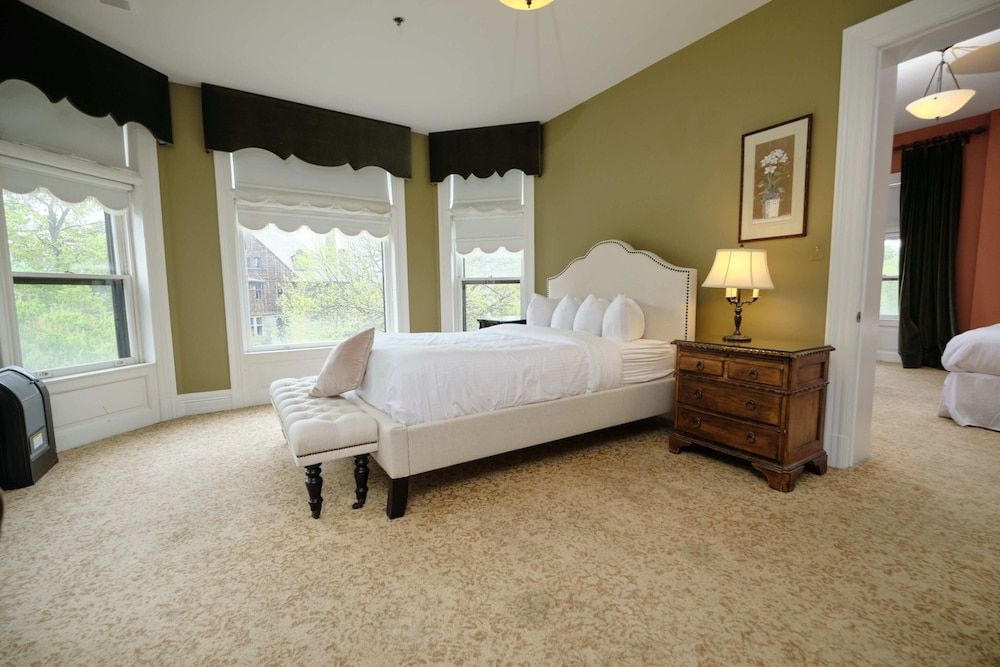 Two Queen Suite
