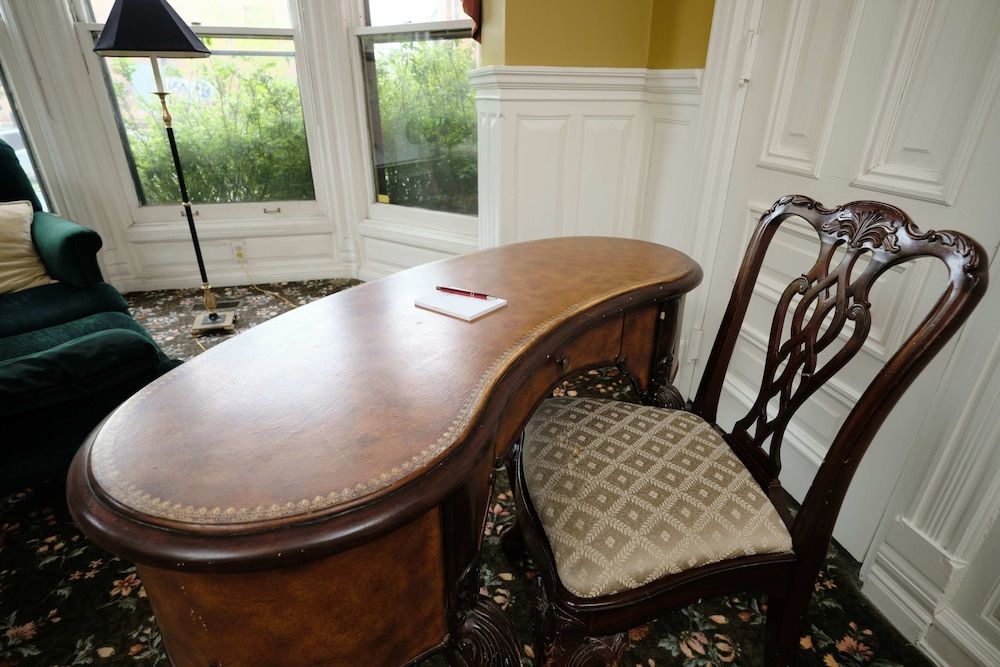 The Inn on Ferry Street Standard Queen 5