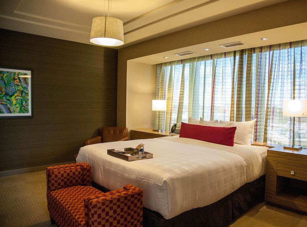 Executive Corner Suite