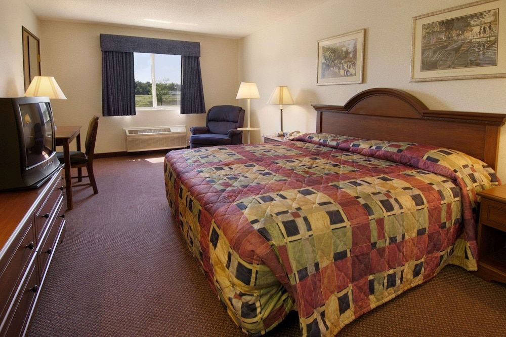 Room, 1 King Bed, Non Smoking