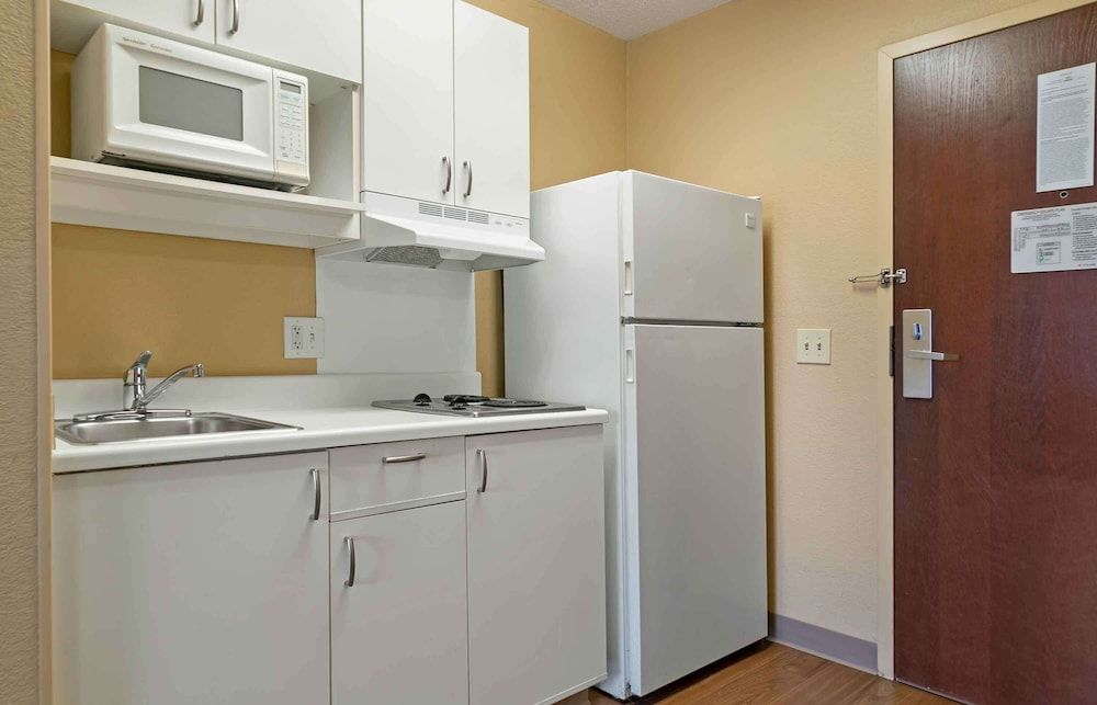 Extended Stay America Select Suites Detroit Farmington Hills Studio, 1 Queen Bed, Non Smoking 5