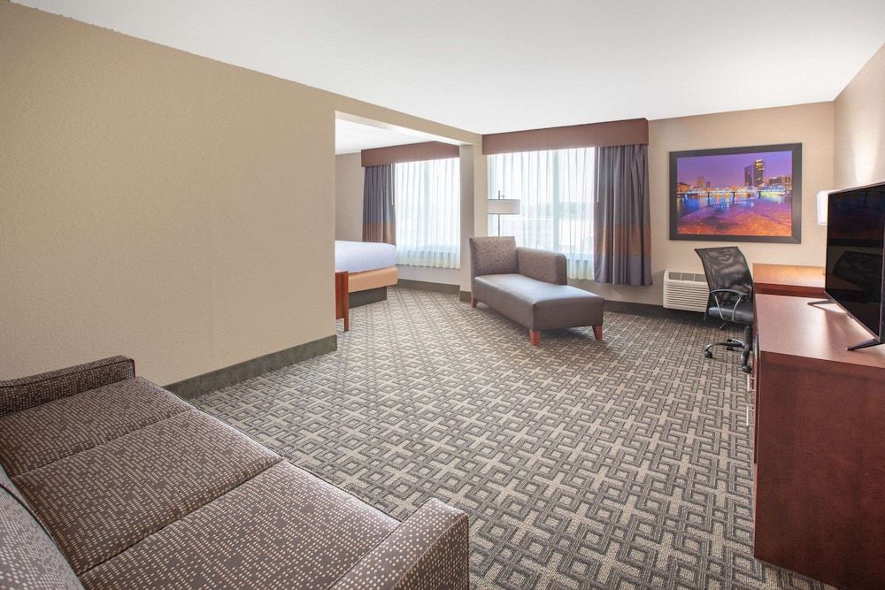 Studio Suite, 1 King Bed, Non Smoking