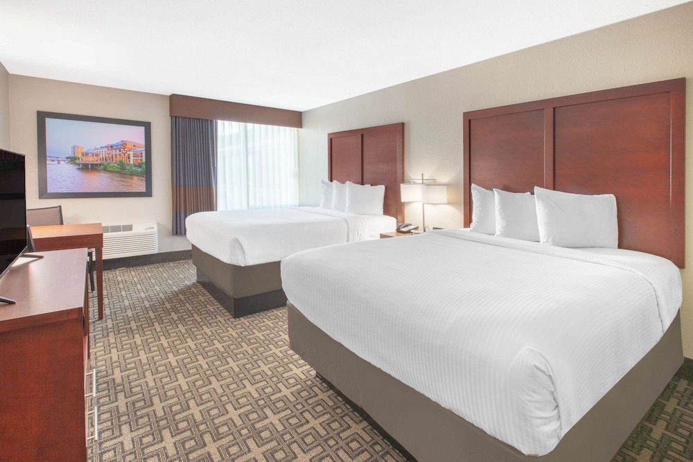 Room, 2 Queen Beds, Non Smoking, Balcony