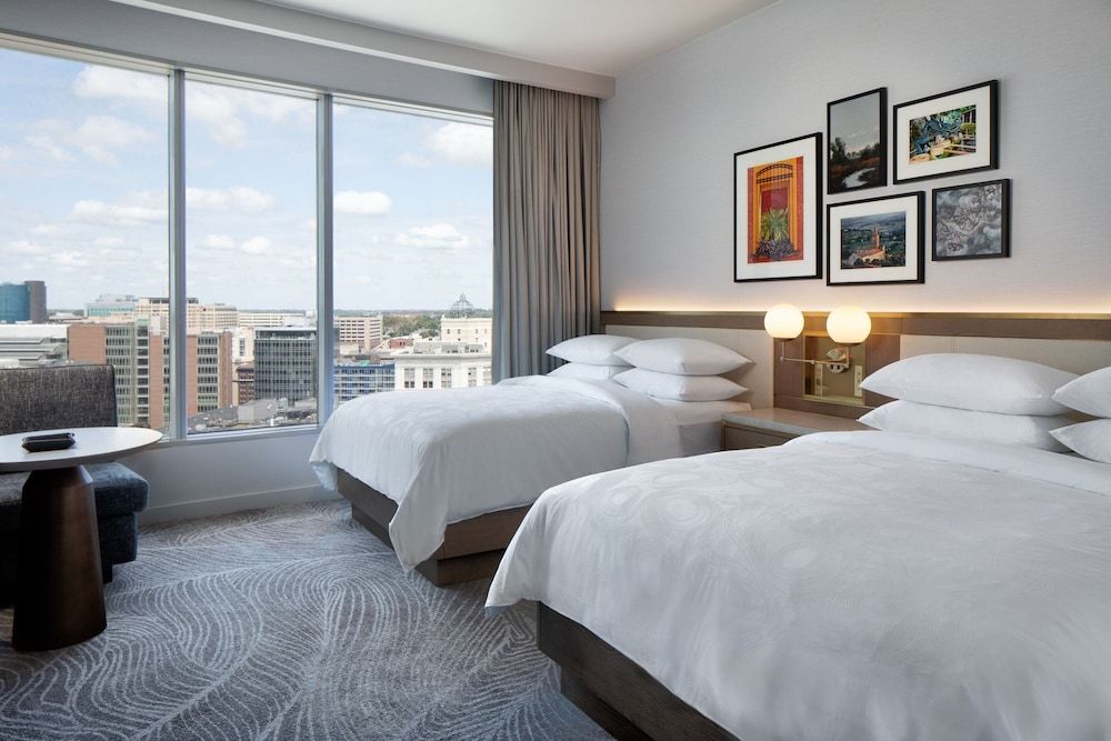 Room, 2 Queen Beds, City View