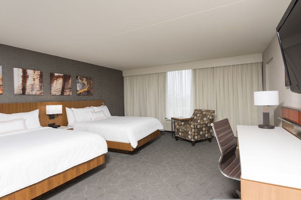 Suite, 2 Queen Beds, Kitchenette