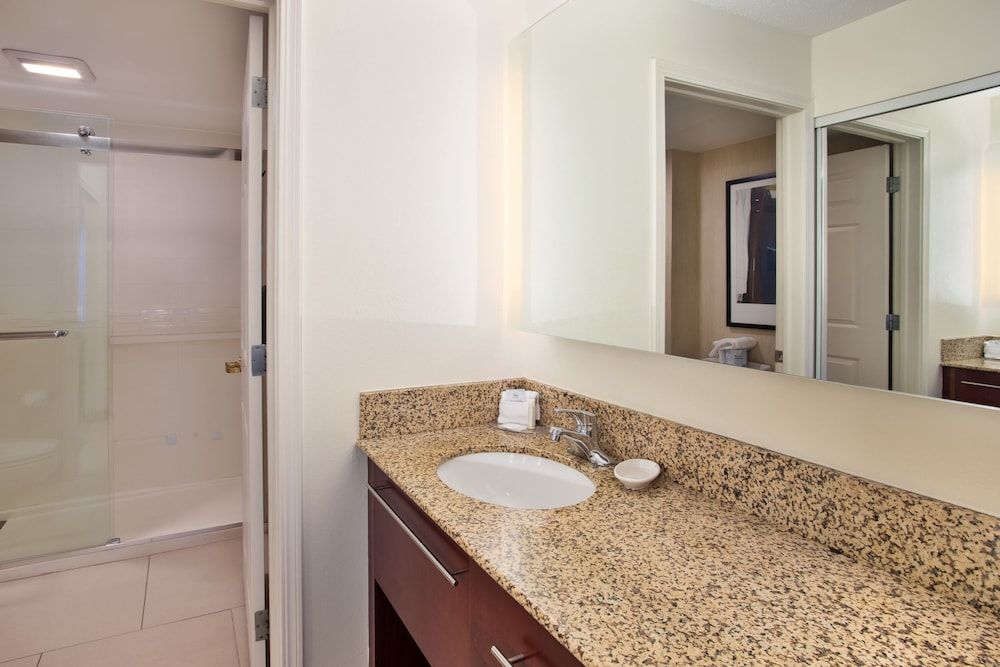 Studio Suite, 1 Queen Bed with Sofa bed, Fireplace