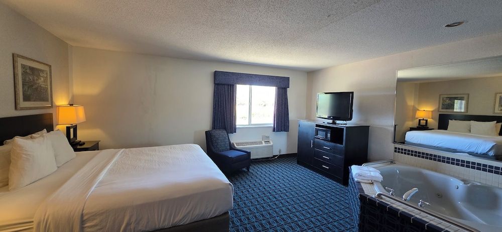 Room, 1 King Bed, Accessible, Non Smoking (Bathtub)