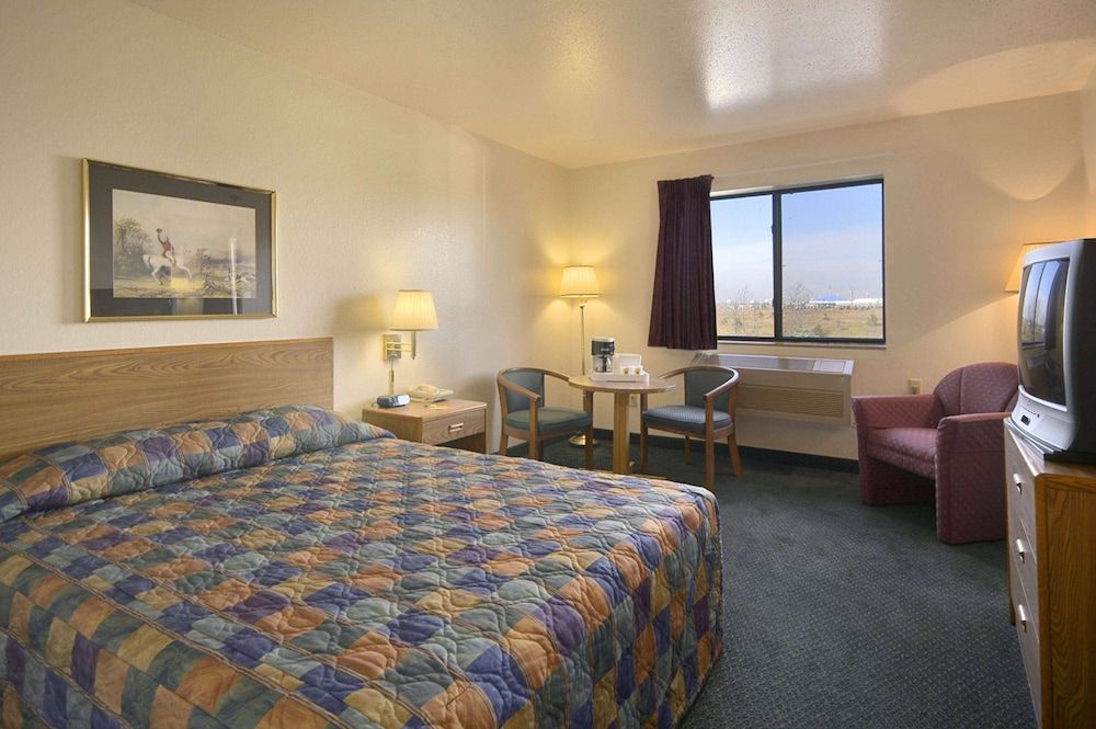 Business Room, 1 Queen Bed, Non Smoking
