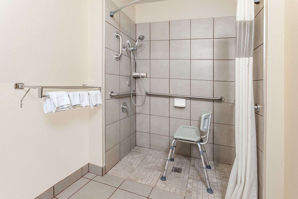 Suite, 2 Queen Beds, Accessible, Non Smoking