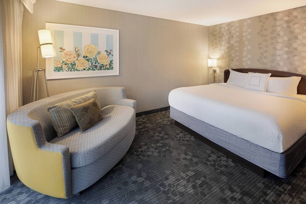 Room, 1 King Bed with Sofa bed, Non Smoking