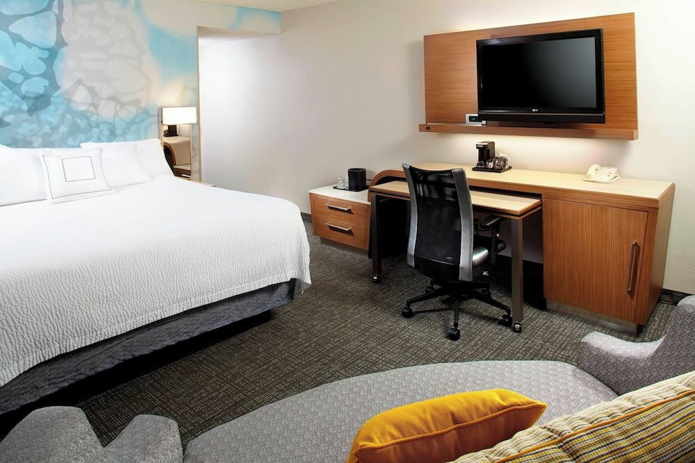 Room, 1 King Bed with Sofa bed, Non Smoking