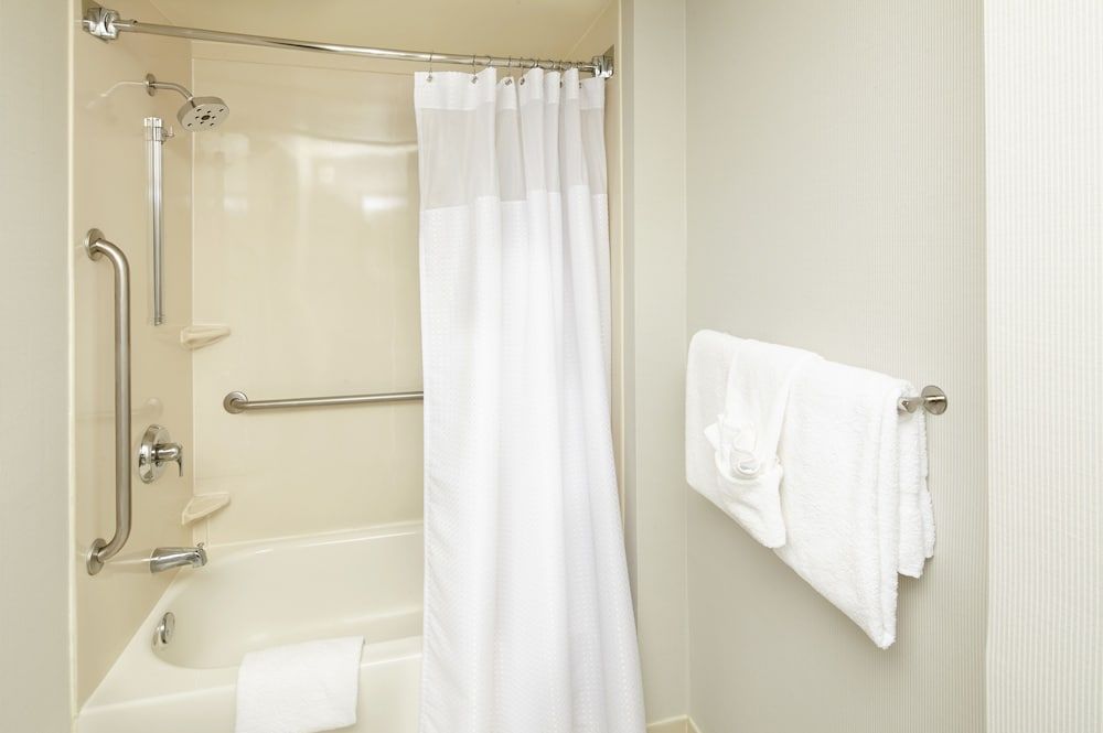 Room, 2 Queen Beds (Mobility/Hearing Accessible, Tub)