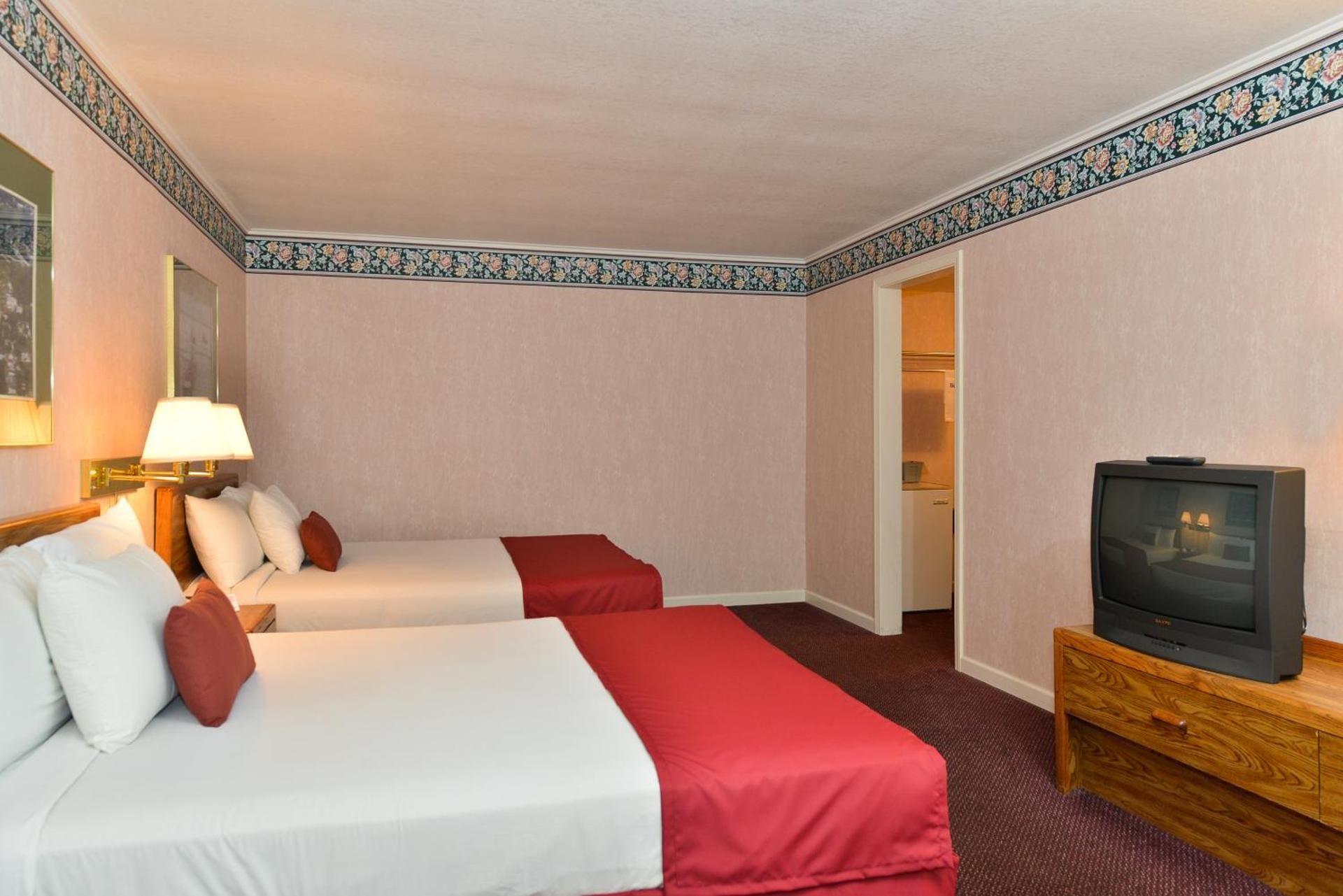 Queen Room with Two Queen Beds - Pet Friendly/Non-Smoking