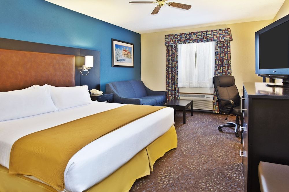 Standard Room, 1 King Bed