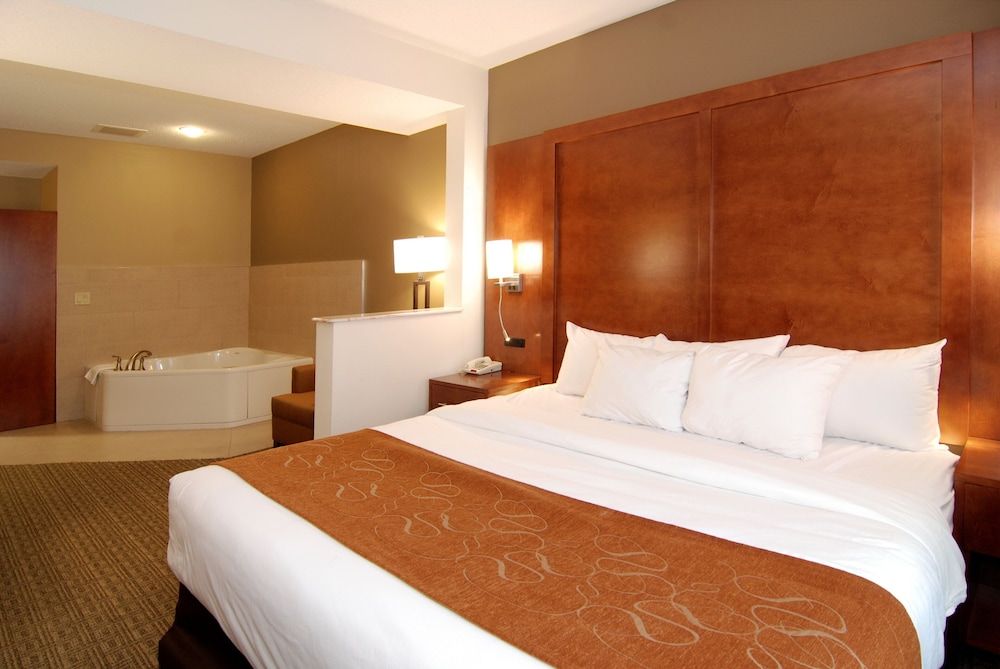 Suite, 1 King Bed, Non Smoking (Upgrade)