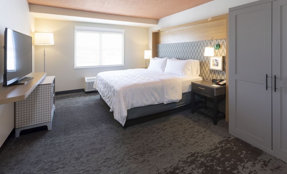 Standard Room, 1 Queen Bed, Accessible, Non Smoking (Communications)