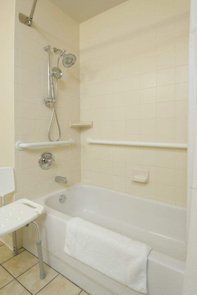 Standard Room, 1 Queen Bed, Accessible (Mobil Tub)