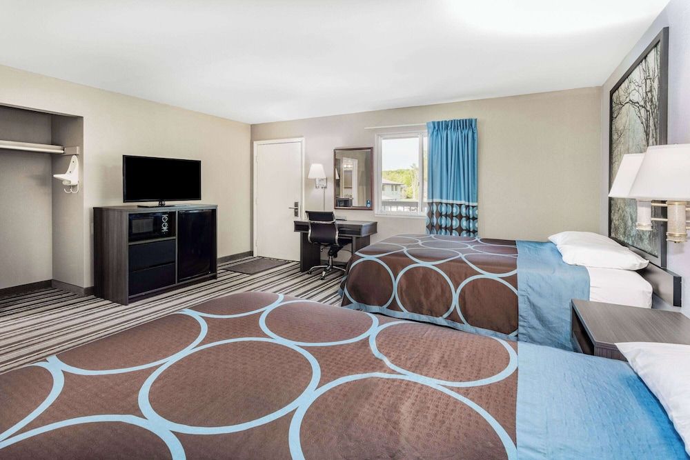 Room, 2 Queen Beds, Non Smoking (Exterior Entrance)