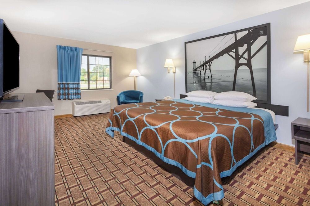 Room, 1 King Bed, Accessible, Non Smoking (Mobility, Tub w/ Grab Bars)