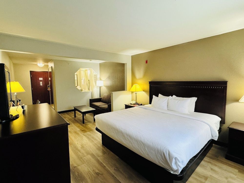 King Bed with Sofa bed and Hot tub, Non Smoking