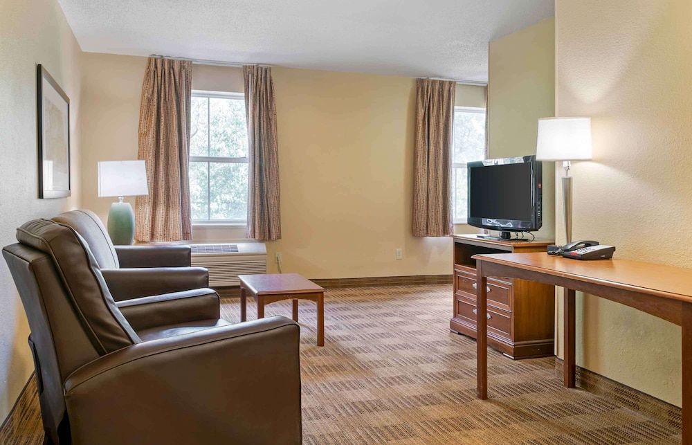 Extended Stay America Suites Detroit Novi Orchard Hill Place Deluxe Studio, Multiple Beds, Non Smoking 3