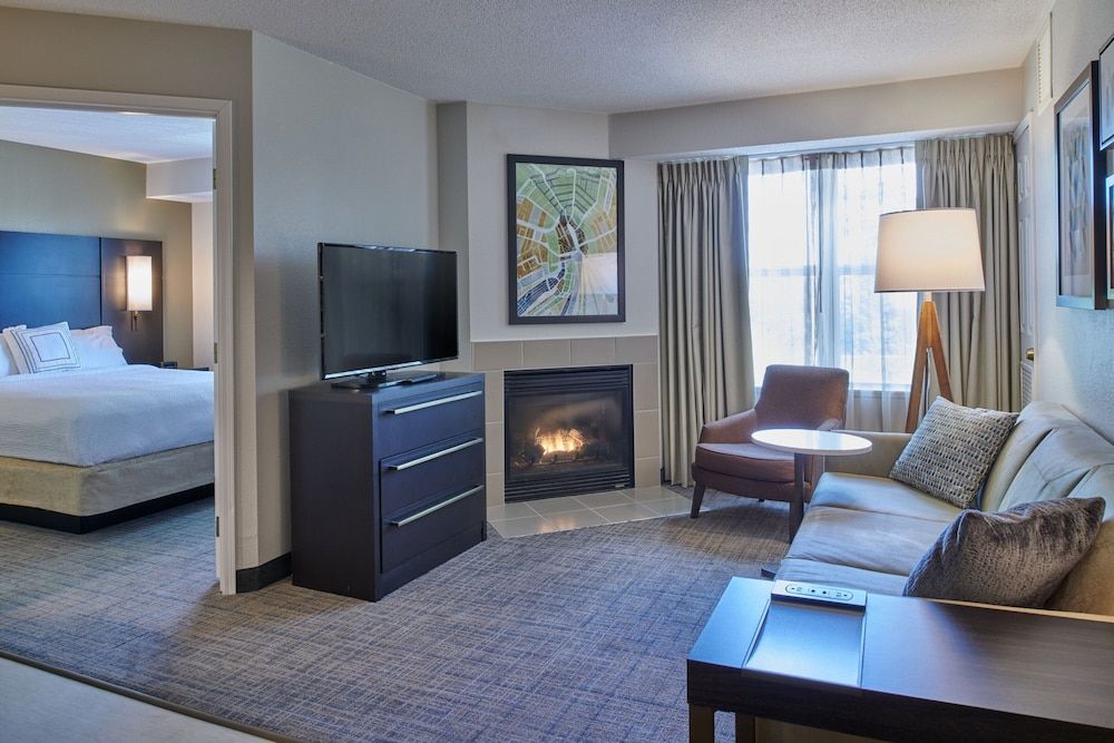 Suite, 2 Bedrooms, Fireplace