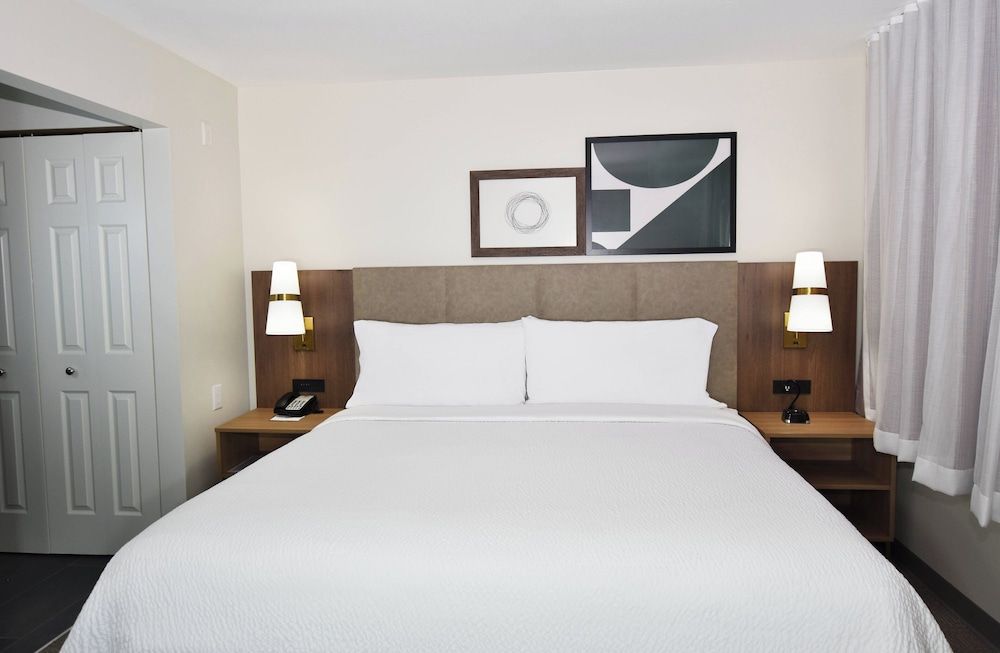 Suite, 1 Bedroom, Kitchen