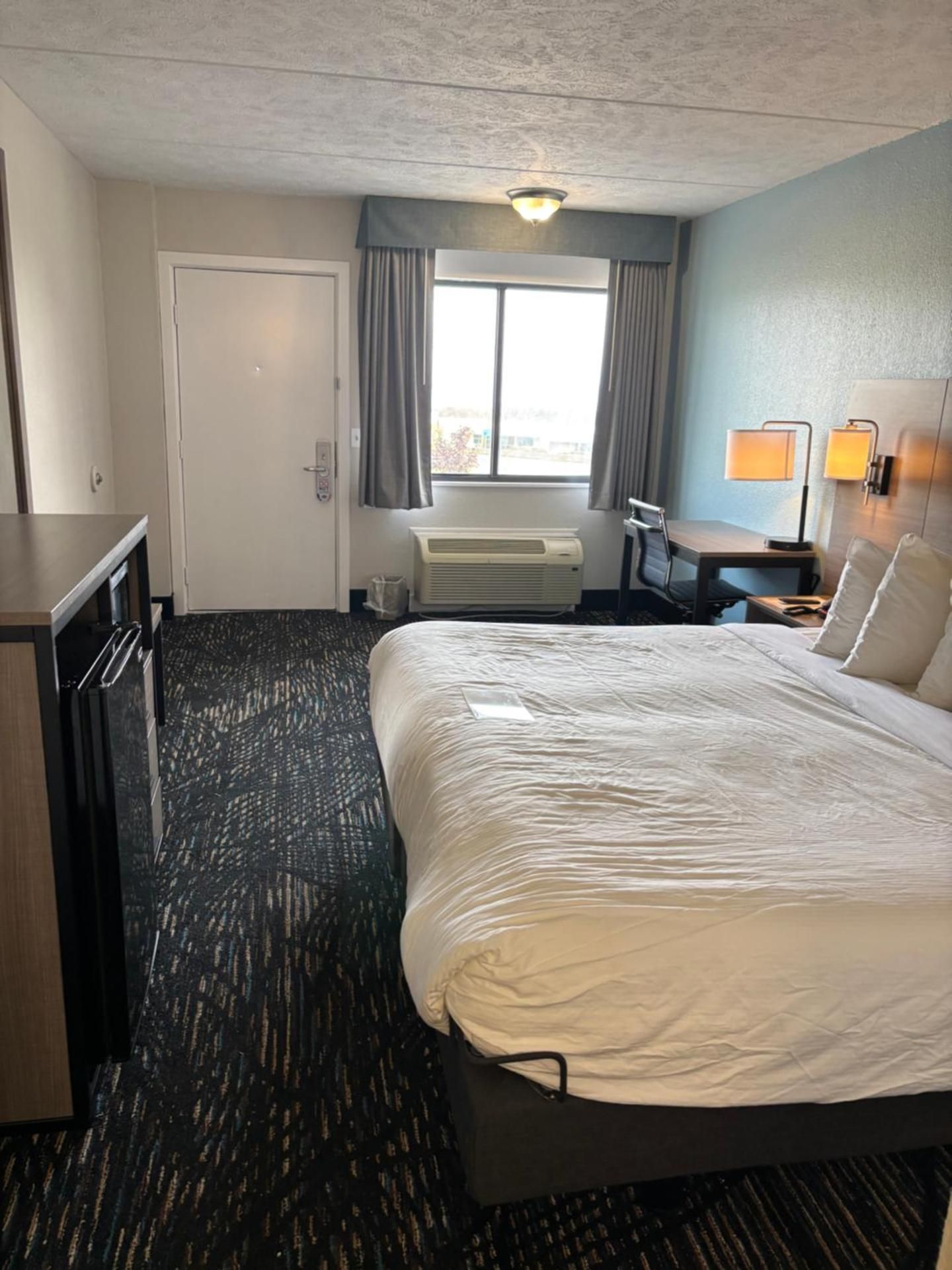 1 King Bed, First Floor, Building 2, Bay View, Non Smoking