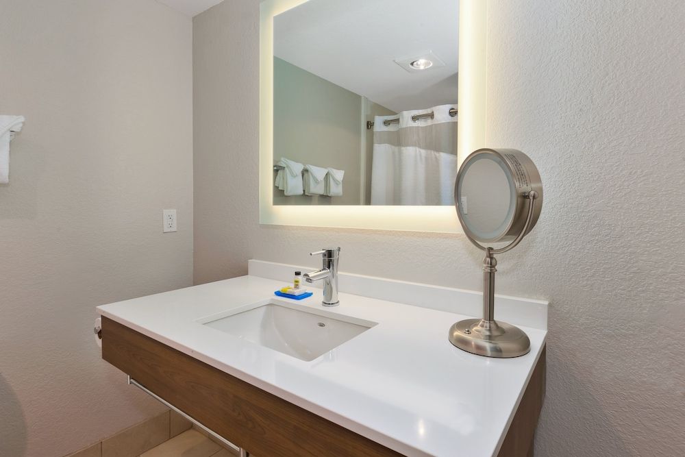 Suite, 2 Queen Beds (Additional Living Area)