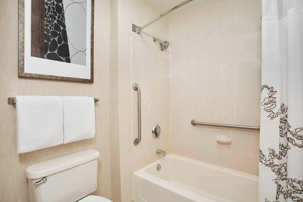 Studio, 1 Queen Bed with Sofa bed, Non Smoking (Mobility Accessible, Tub)