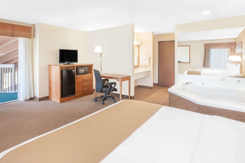 Suite, 1 King Bed
