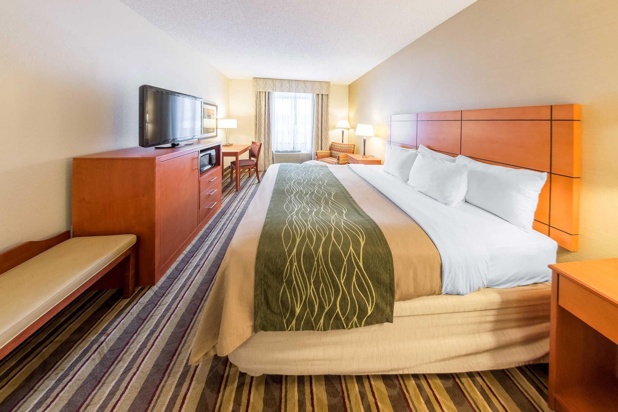 1 King Bed, Nonsmoking