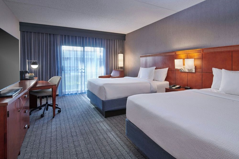 Room, 2 Queen Beds (Mobility/Hearing Accessible, Tub)