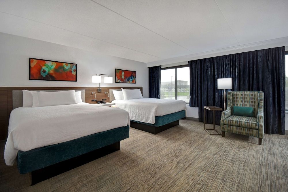 Room, 2 Queen Beds, Accessible (Roll-In Shower)