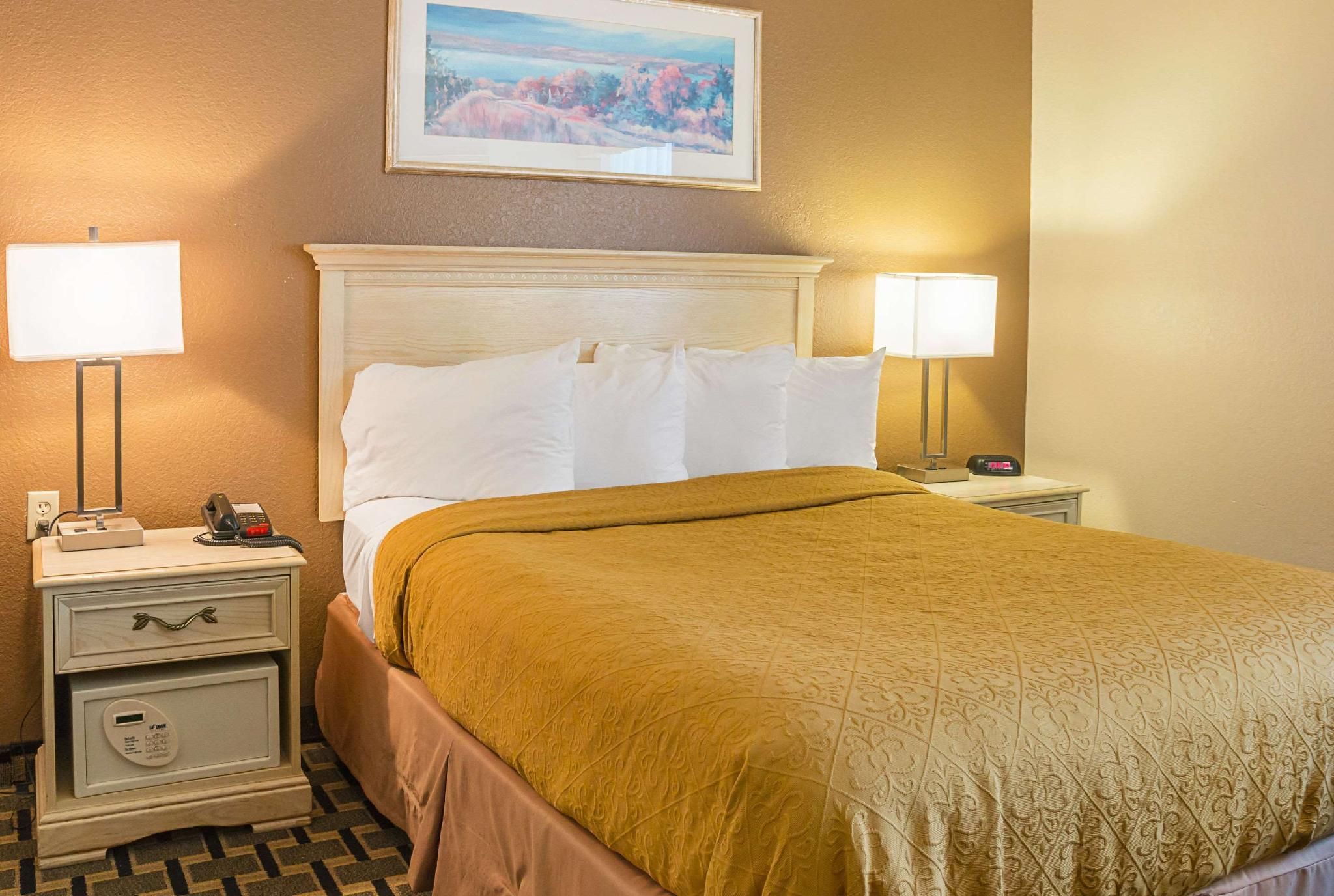 1 Queen Bed, Nonsmoking, Accessible