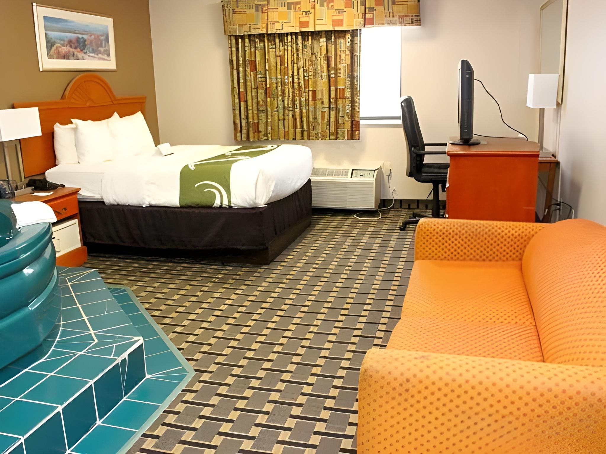 1 King Bed, Suite, Nonsmoking
