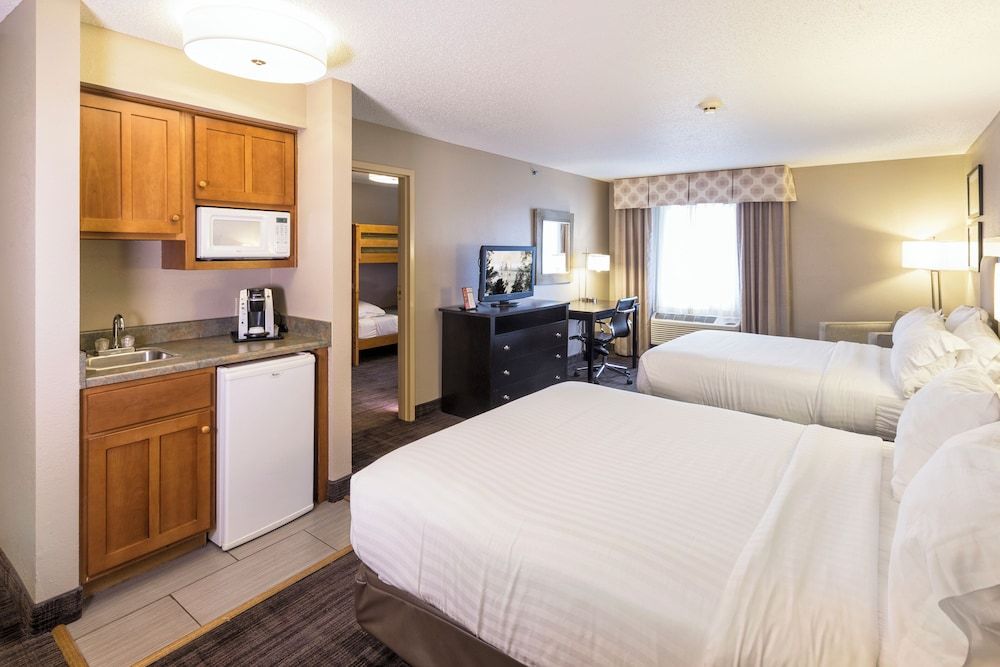 Suite, 2 Queen Beds