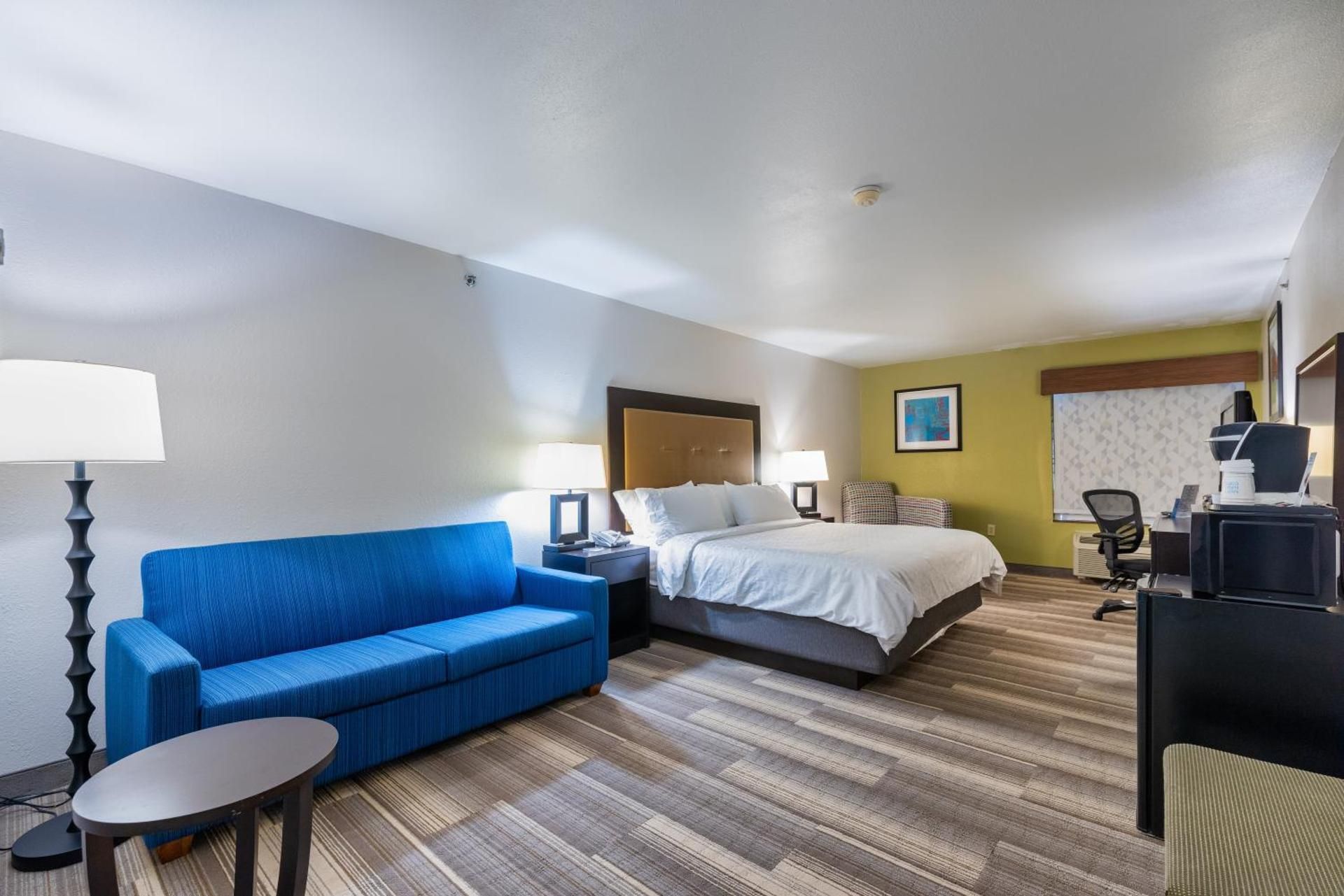 King Bed-1 Bedroom Suite-Sofabed-Non Smoking