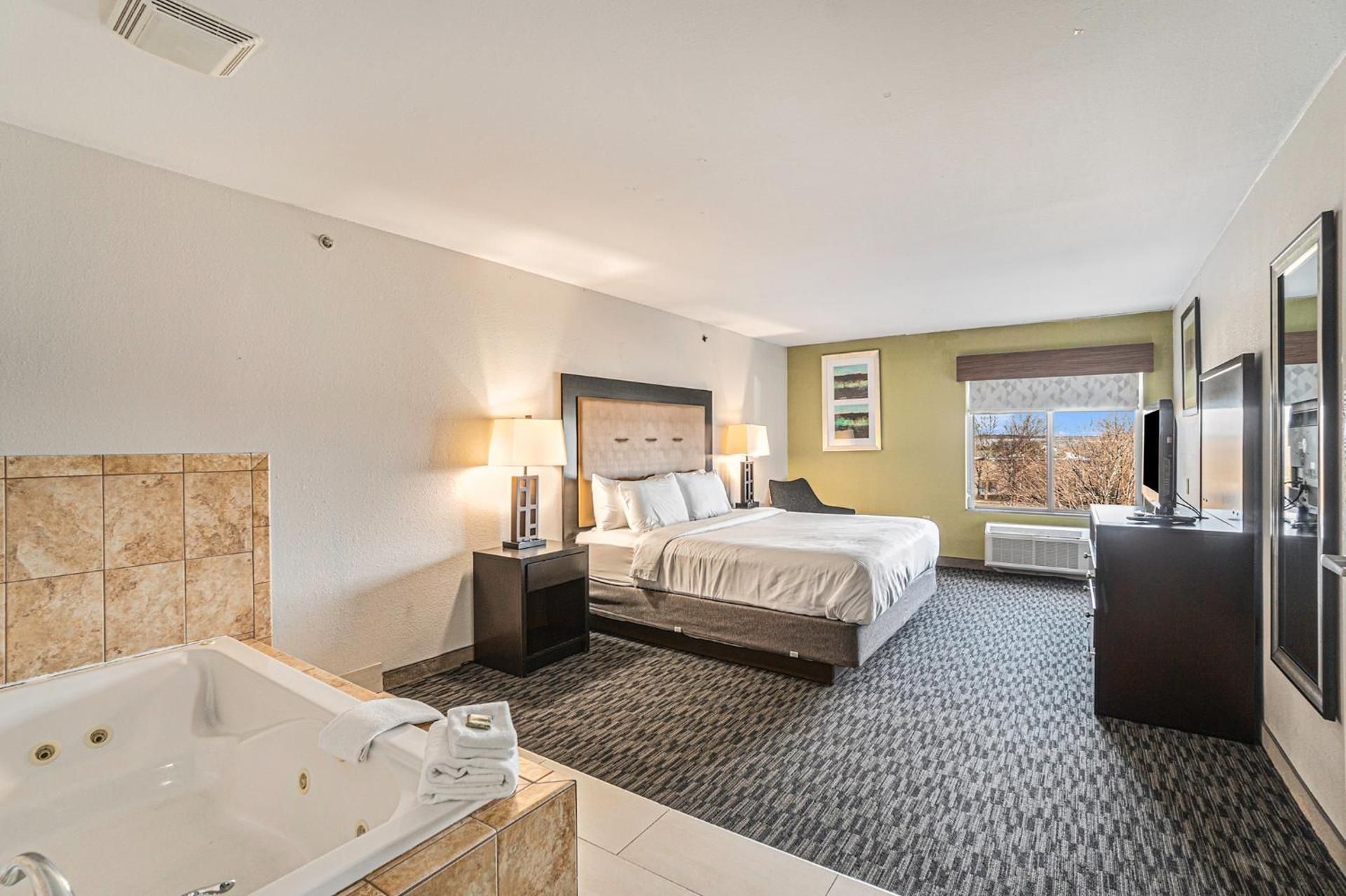 Triple Room with Whirlpool - Non Smoking