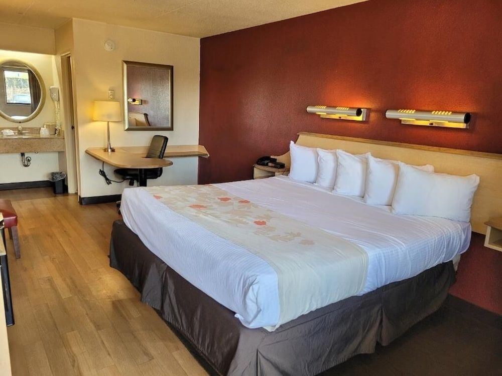 Red Oak Inn Detroit - Southfield Superior Room