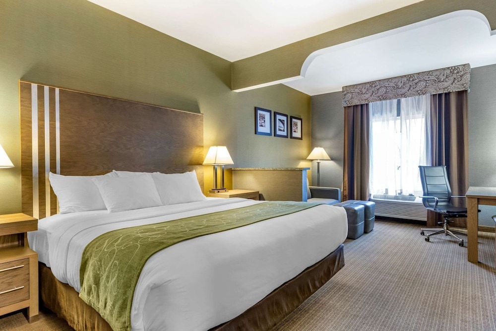 Suite, 1 King Bed, Non Smoking, Hot Tub