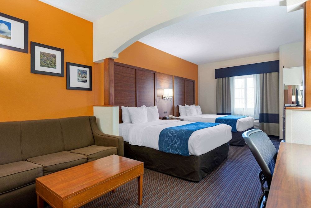 Suite, 2 Queen Beds, Non Smoking