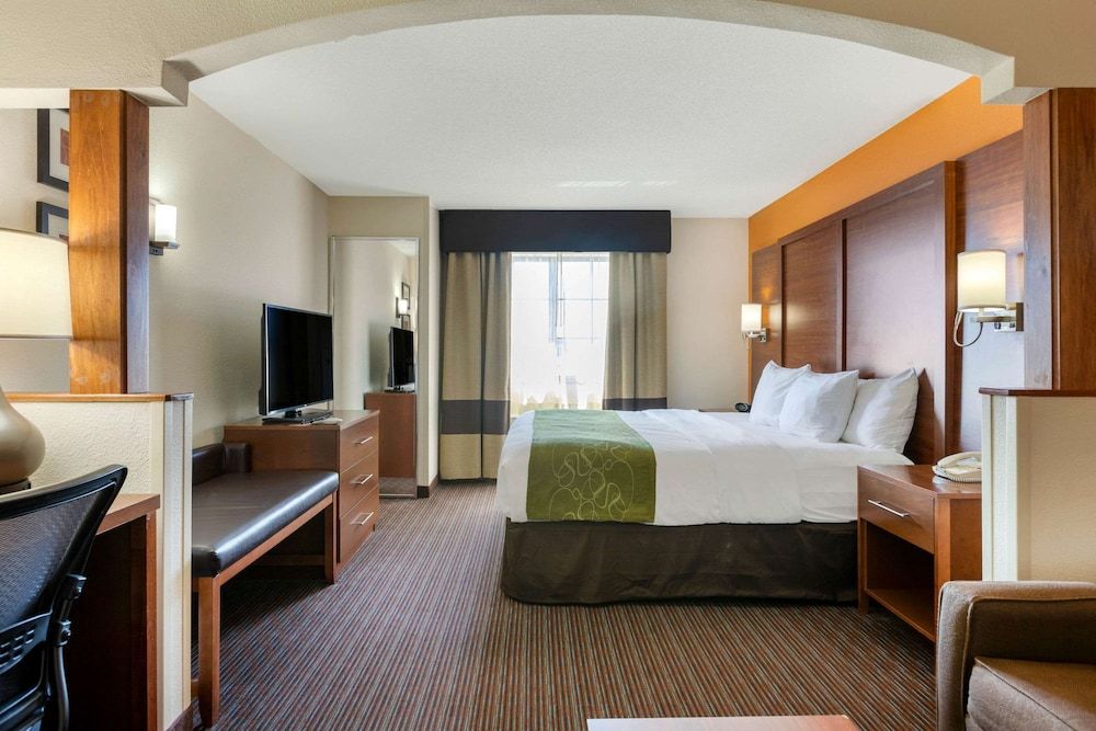 Suite, 1 King Bed, Non Smoking