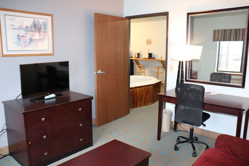 Bay Inn Deluxe Room, 1 King Bed (No Pets Allowed) 5