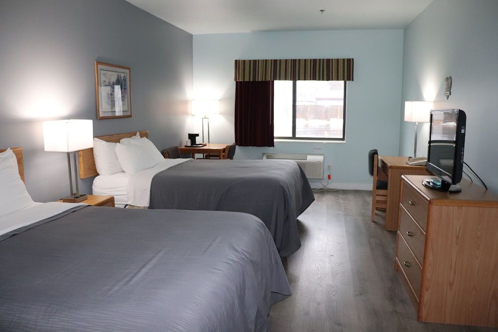 Bay Inn Standard Room, 2 Queen Beds (Pets Allowed) 6