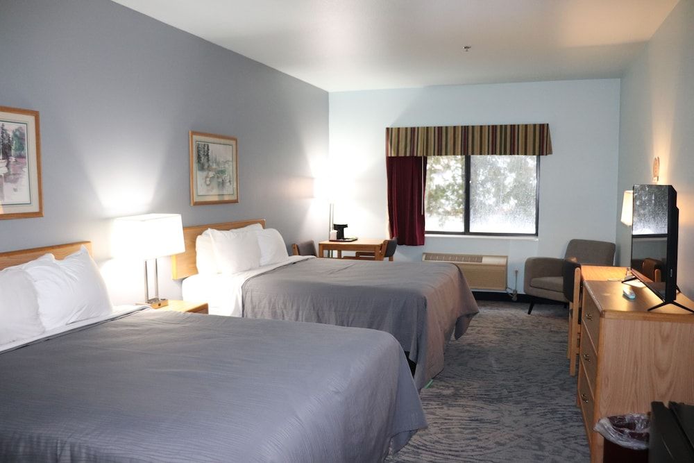 Bay Inn Standard Room, 2 Queen Beds (No Pets Allowed)