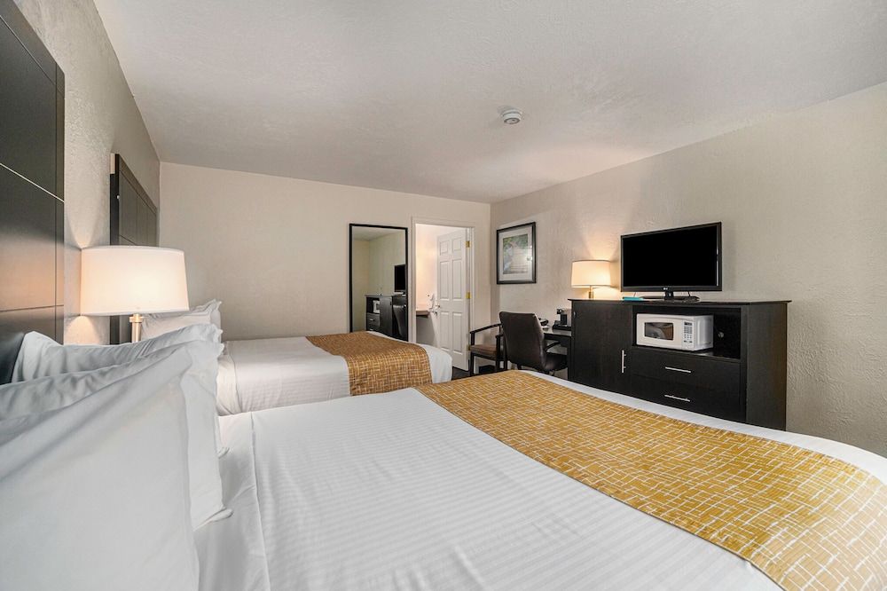 Room, 2 Queen Beds, Accessible, Non Smoking (Mobility, First Floor)