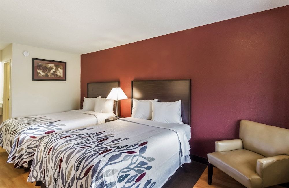Red Roof Inn Detroit - Troy Deluxe Room, 2 Double Beds, Non Smoking 5