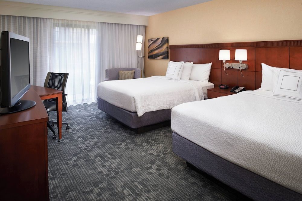 Room, 2 Queen Beds (Mobility/Hearing Accessible, Tub)
